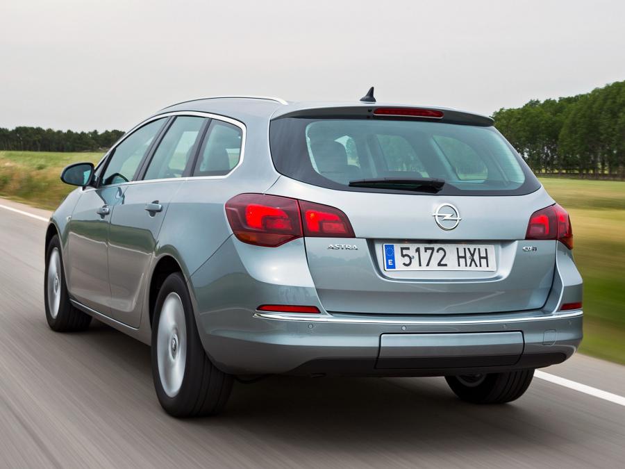  Opel Astra Sports Tourer 2012 года  (фото 14 из 17)